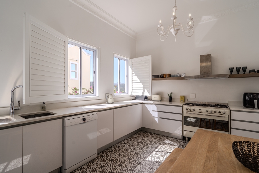 5 Bedroom Property for Sale in Simons Kloof Western Cape